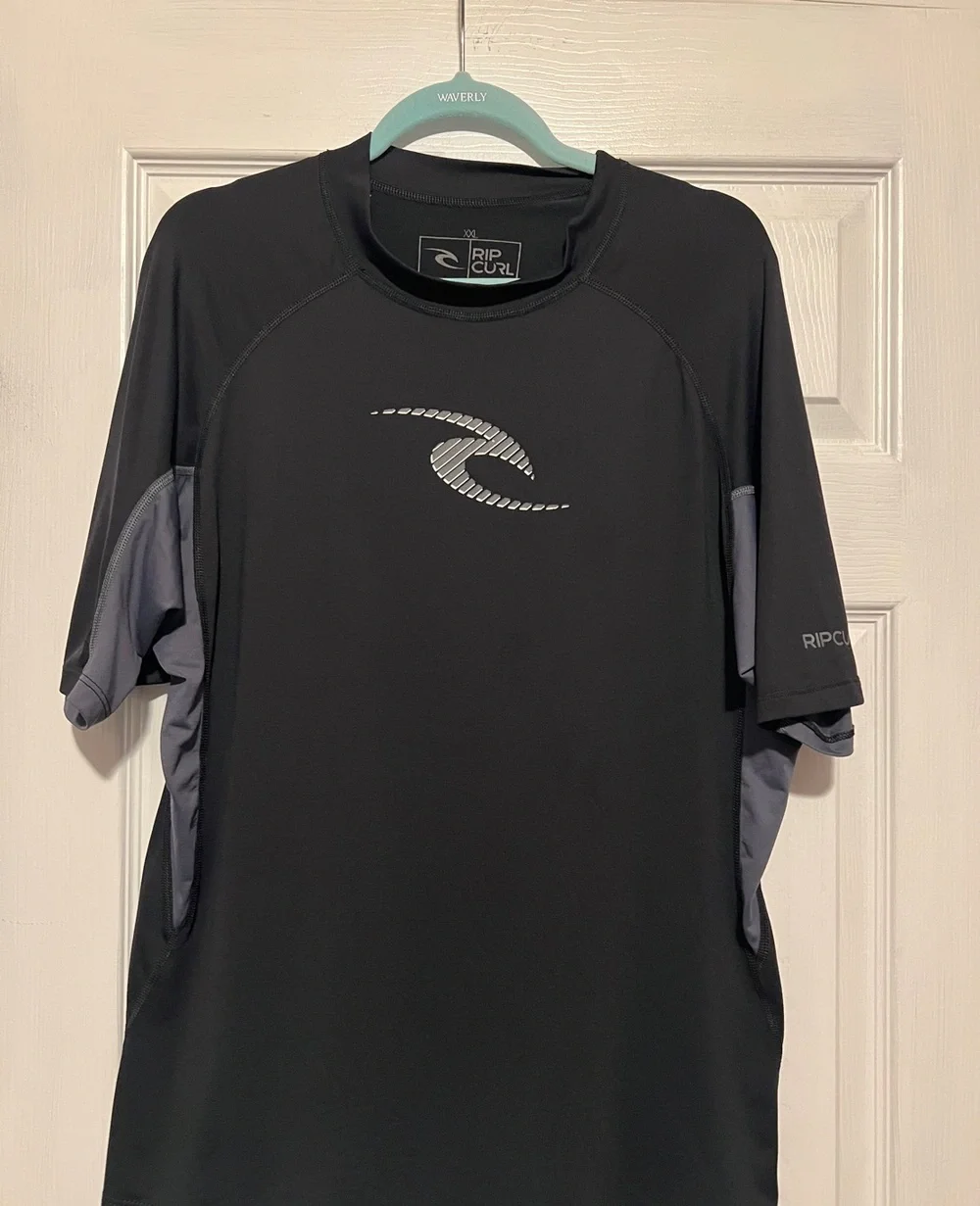 Rip Curl Men's Black & Gray Short-Sleeve Rash Guard